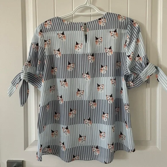 Cute calico striped Molly Bracken cat shirt for the crazy cat lady with style 😸 - Picture 2 of 4